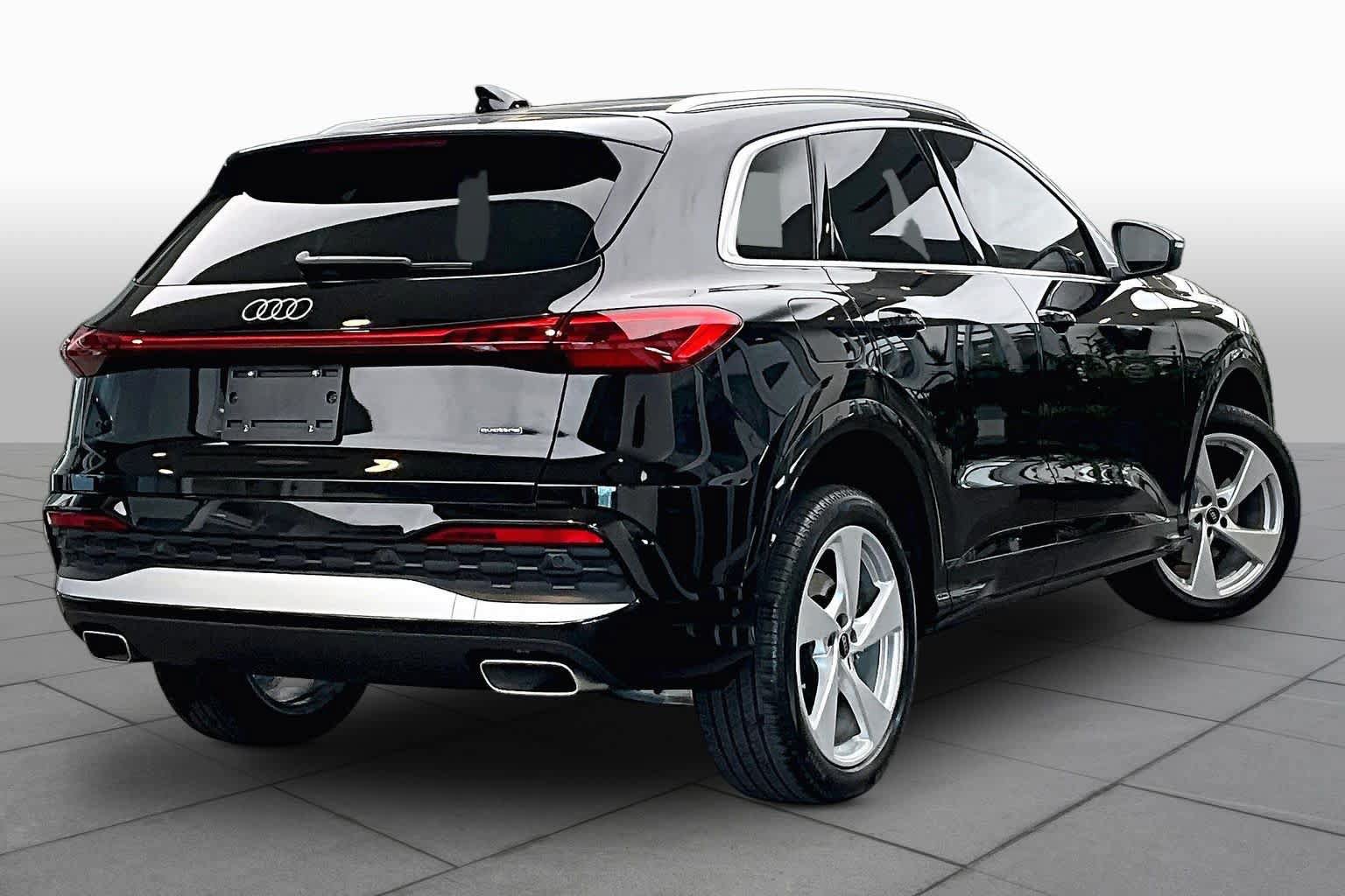 Certified 2025 Audi Q5 Premium AWD/4WD image 12