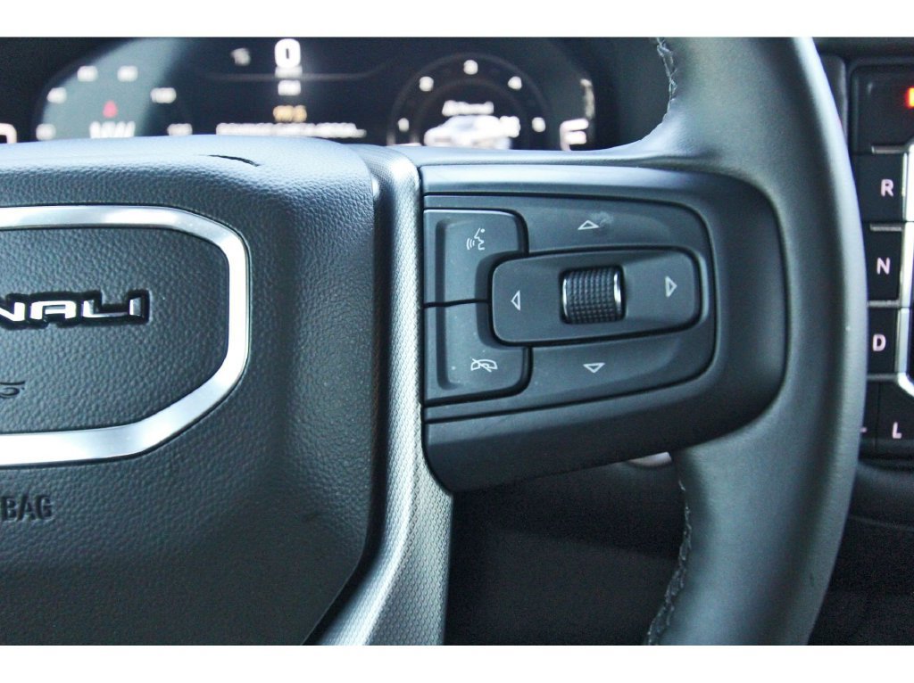 Used 2024 GMC Yukon Denali AWD/4WD image 17