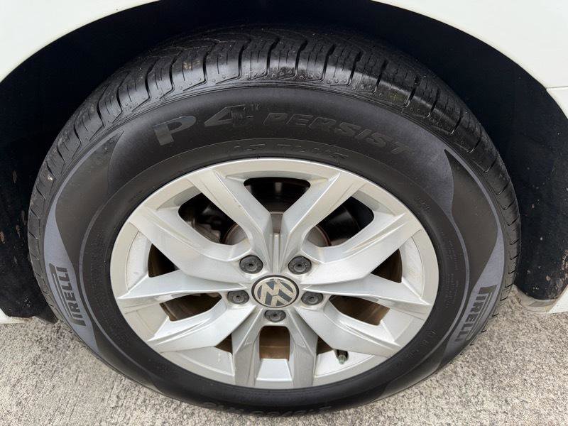 Used 2017 Volkswagen Passat 1.8T S image 33