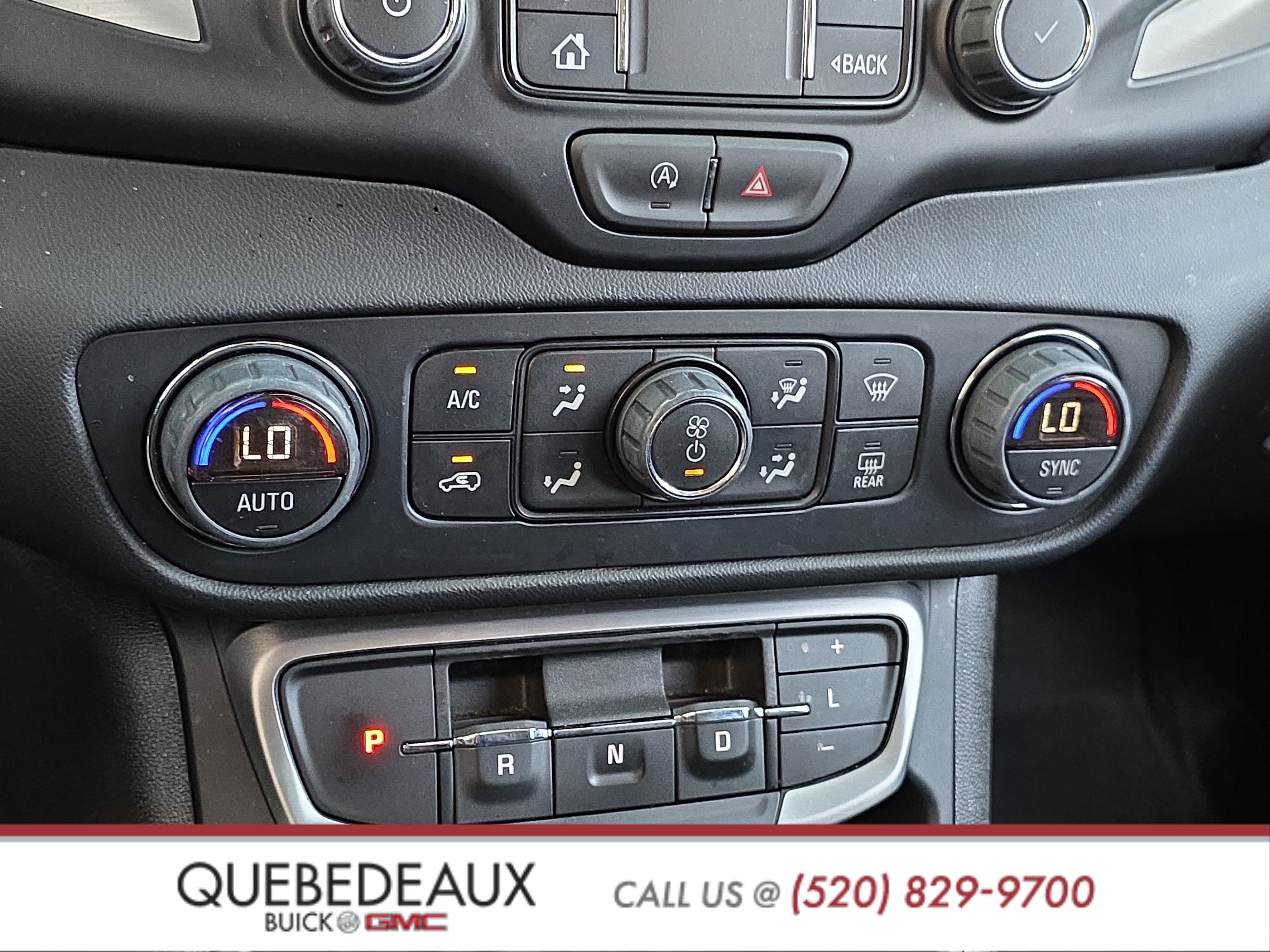 Used 2024 GMC Terrain SLE w/ Driver Convenience Package FWD image 17