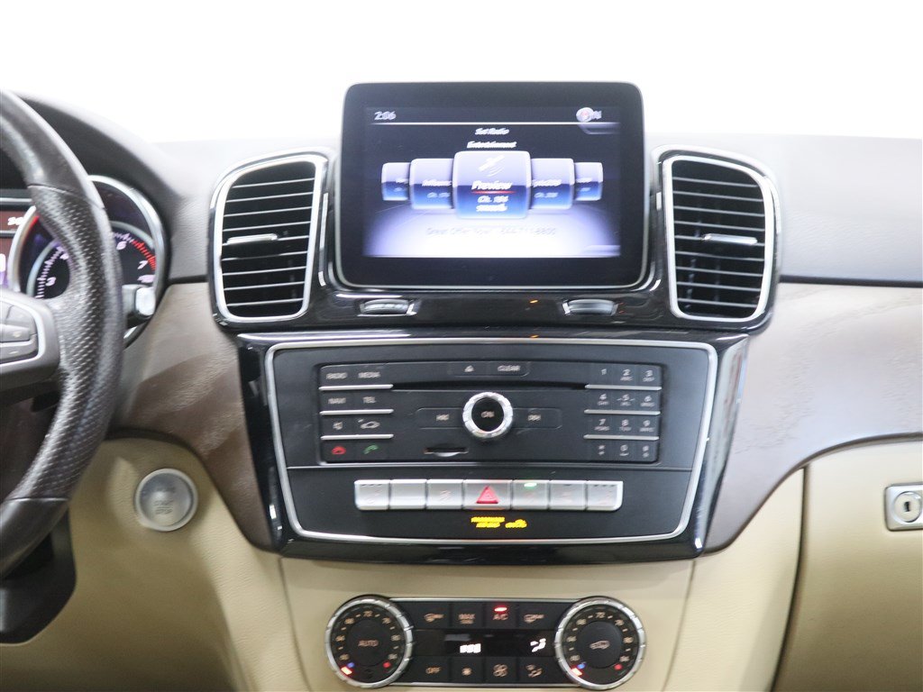 Used 2019 Mercedes-Benz GLE 400 4MATIC image 25