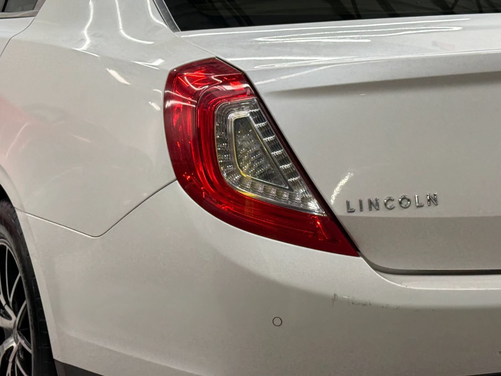 Used 2013 Lincoln MKS AWD image 12