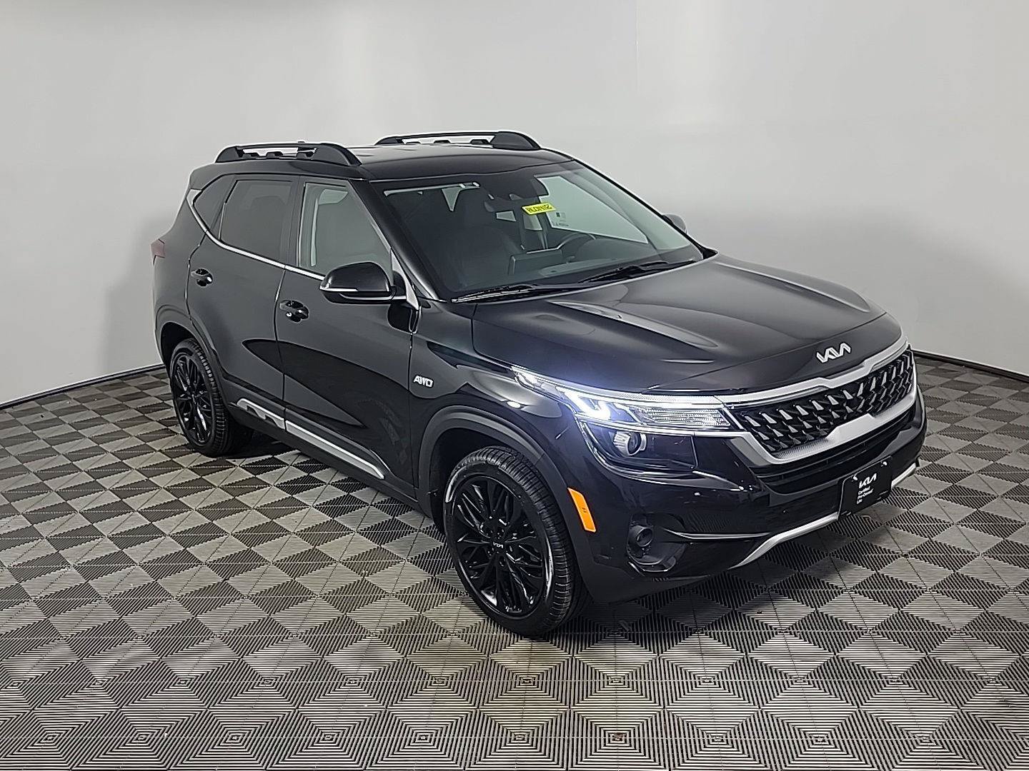 Used 2023 Kia Seltos Nightfall Edition AWD/4WD image 2
