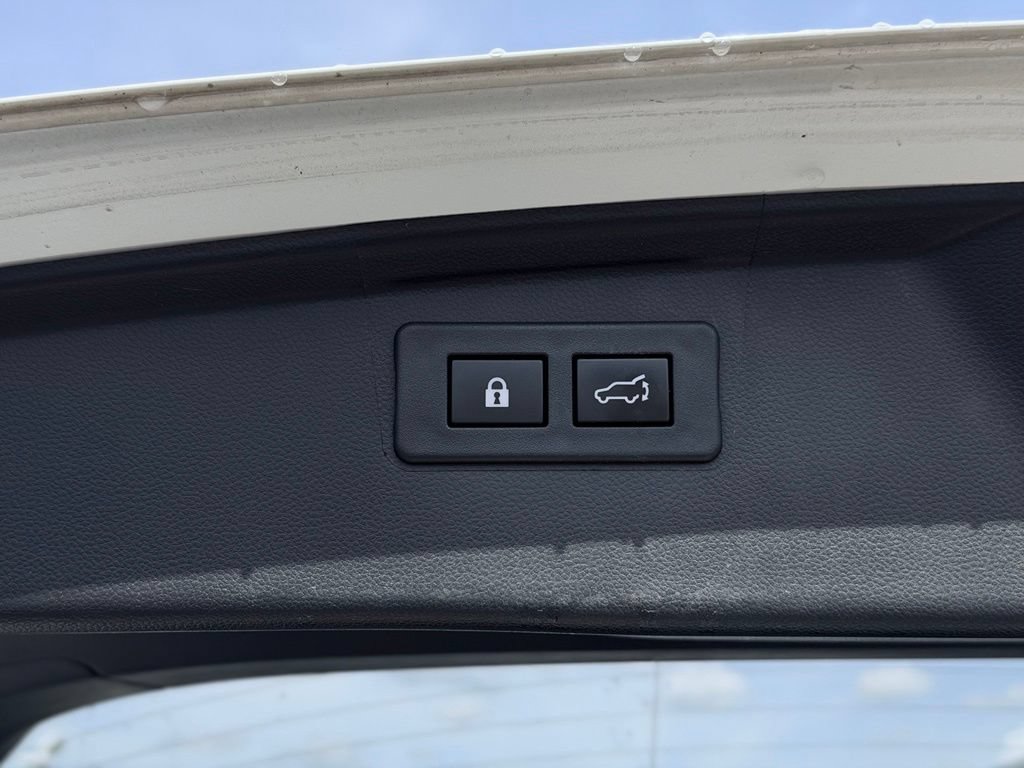 Used 2023 Subaru Outback Premium AWD/4WD image 12