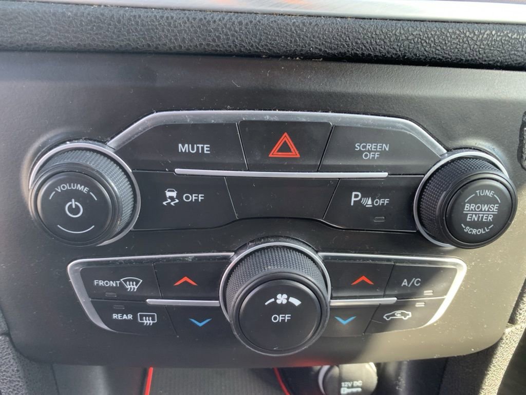 Used 2022 Dodge Charger SXT image 18
