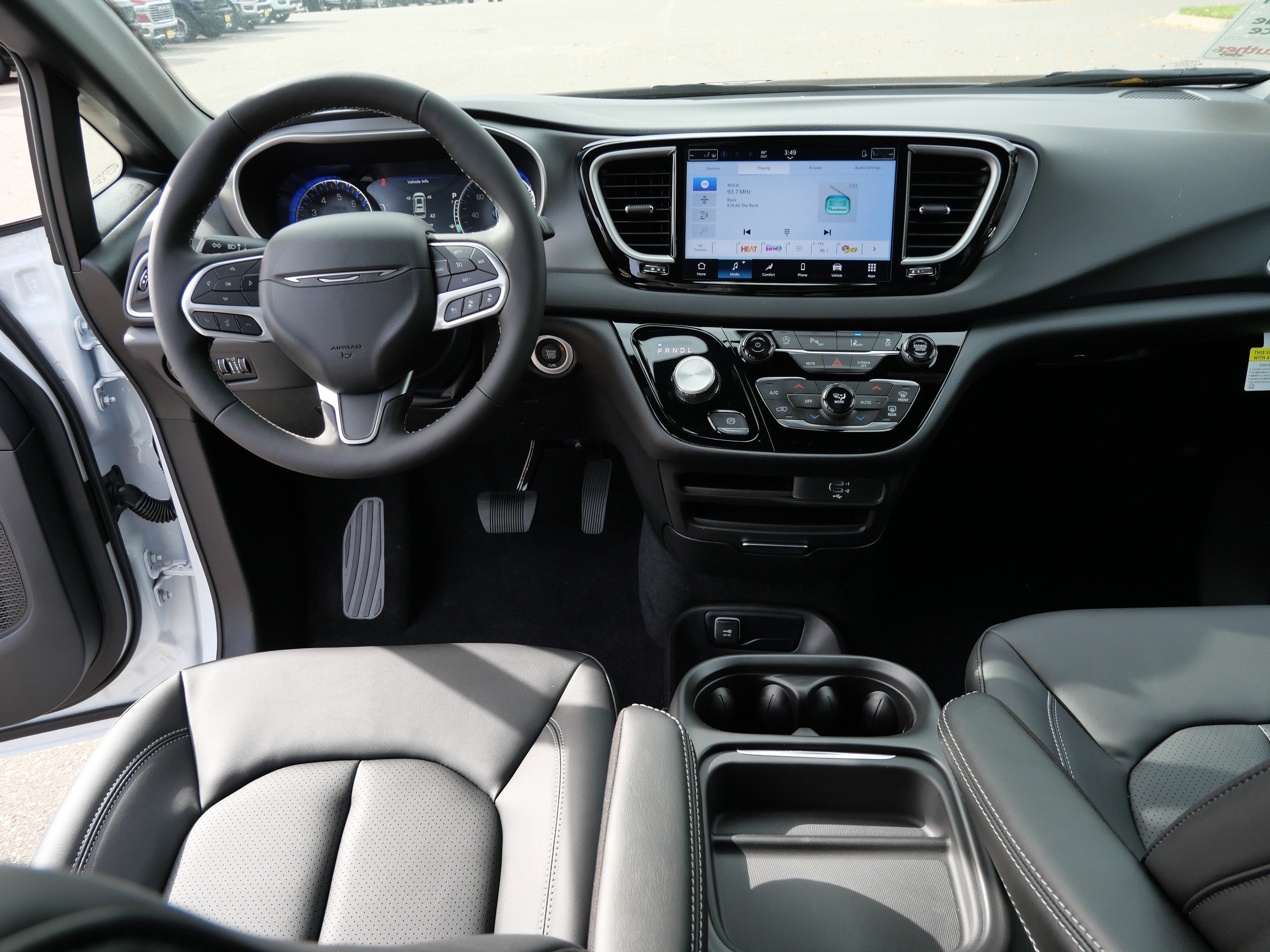 New 2027 Chrysler Pacifica LX FWD image 8