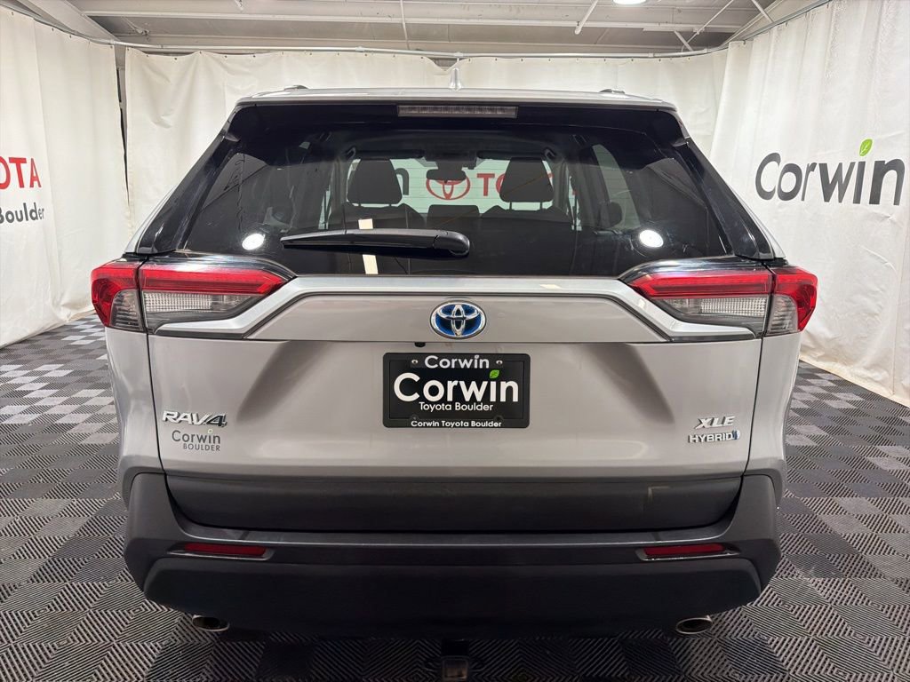Used 2021 Toyota RAV4 XLE w/ XLE Grade Weather Package image 5