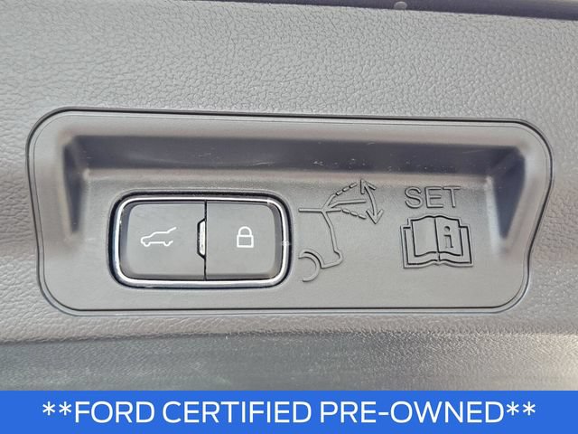 Used 2023 Ford Explorer XLT AWD/4WD image 10