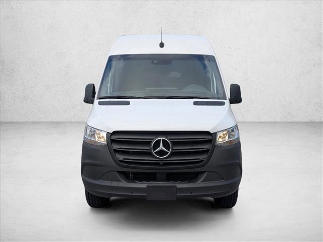 Used 2024 Mercedes-Benz Sprinter 2500 image 2