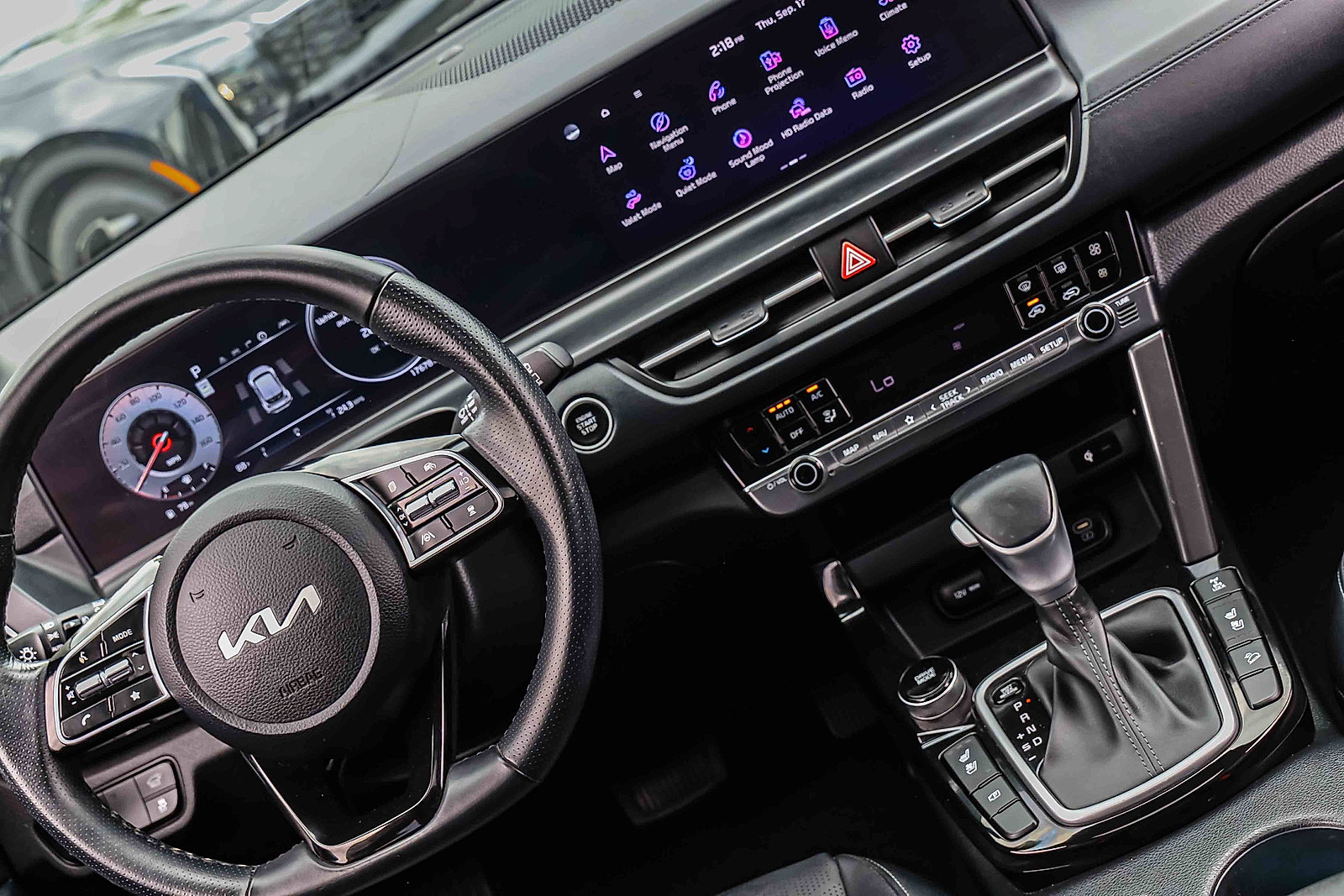 Certified 2024 Kia Seltos SX w/ SX Sunroof Package AWD/4WD image 19