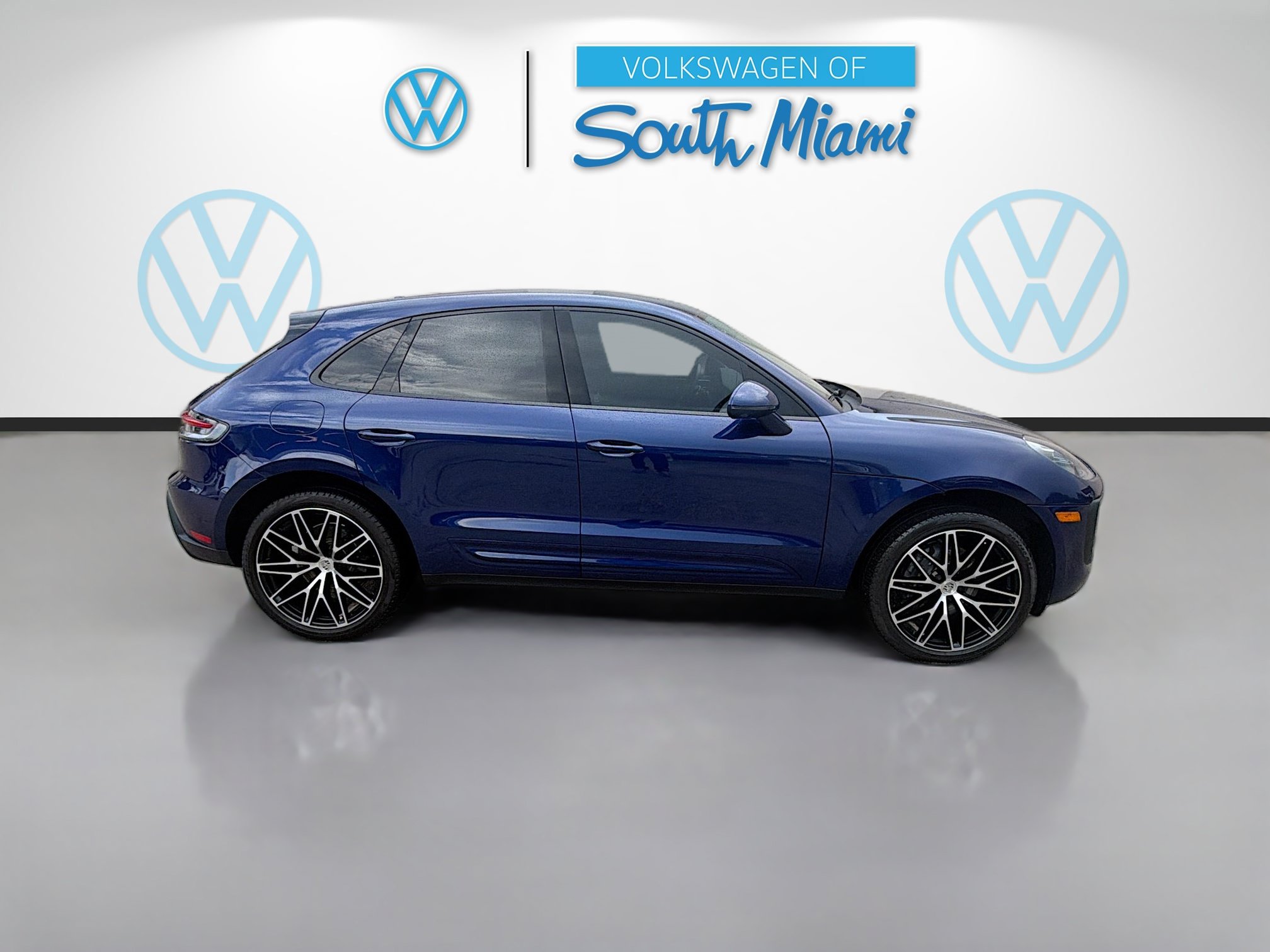 Used 2024 Porsche Macan w/ Premium Plus Package AWD/4WD image 8