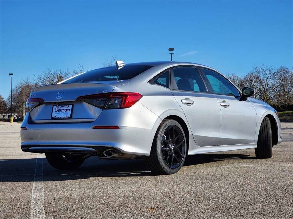 Used 2024 Honda Civic Sport image 12