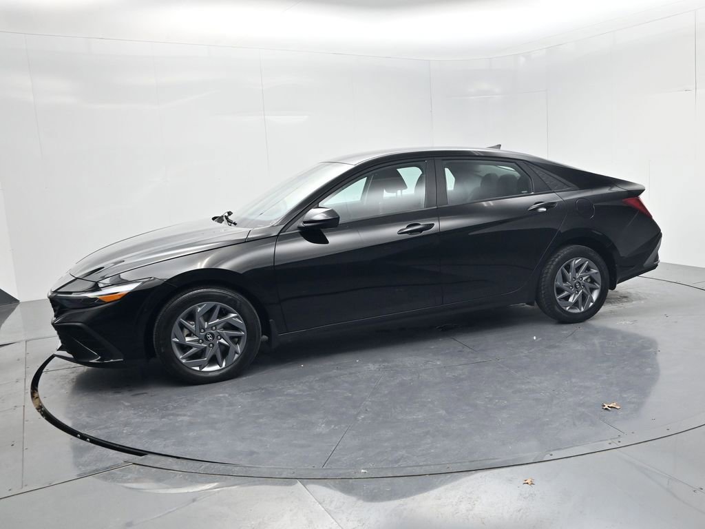 Used 2024 Hyundai Elantra SEL image 4