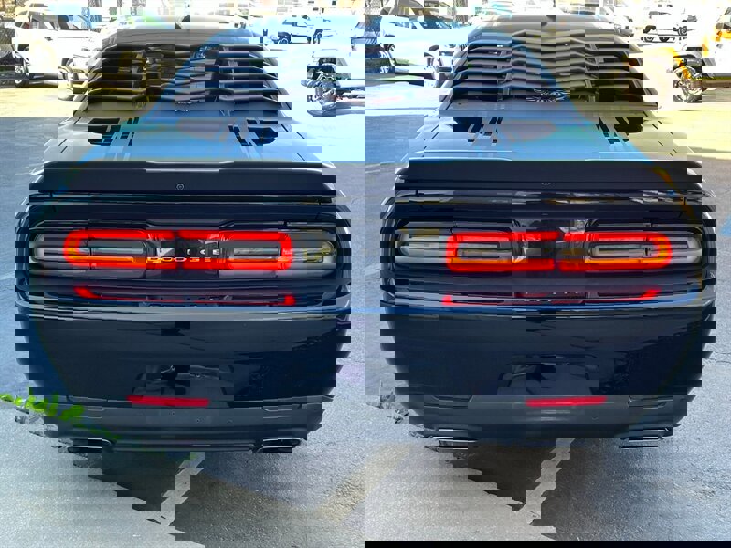 Used 2017 Dodge Challenger R/T image 5