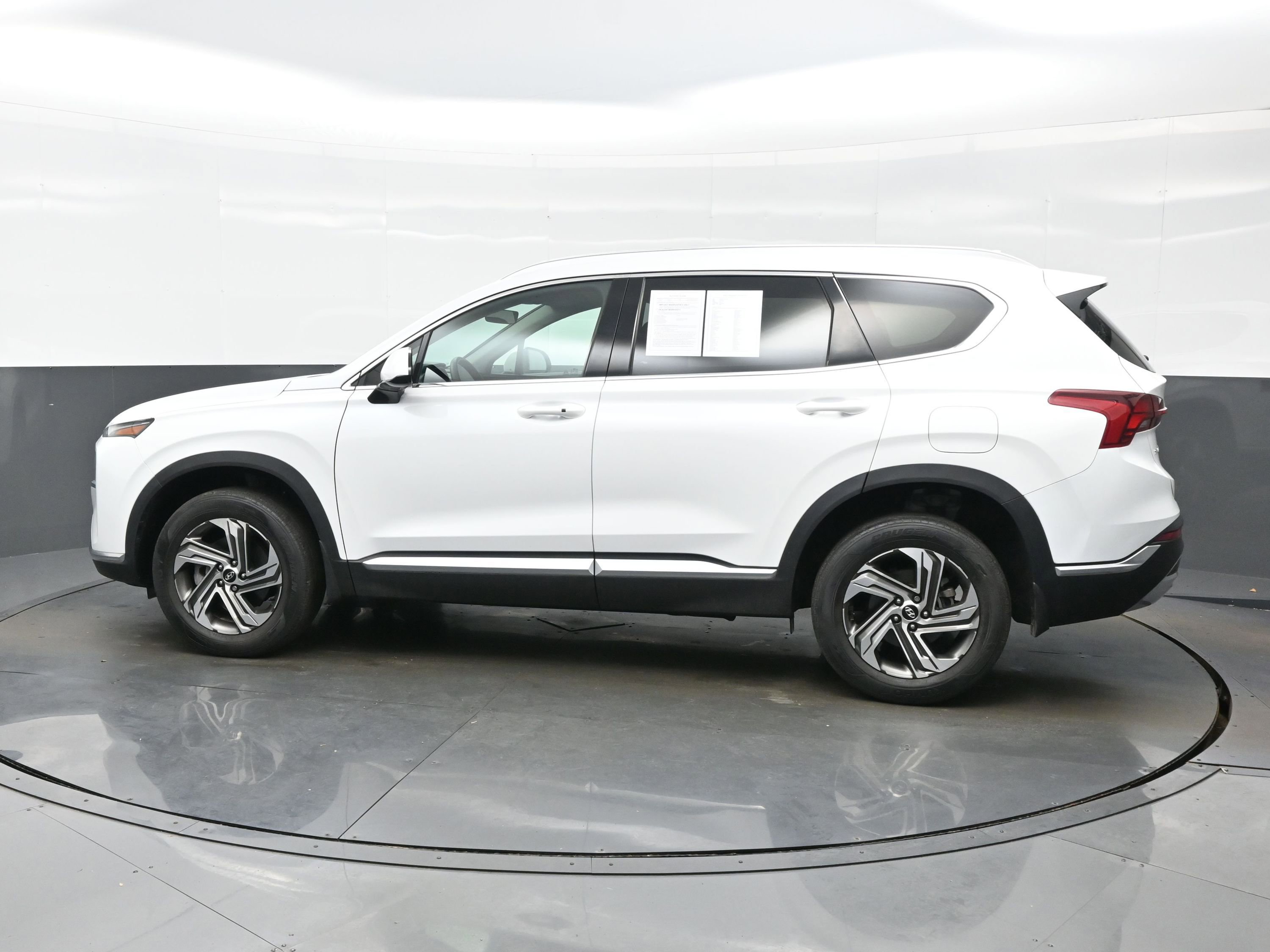 Used 2022 Hyundai Santa Fe SEL AWD/4WD image 3