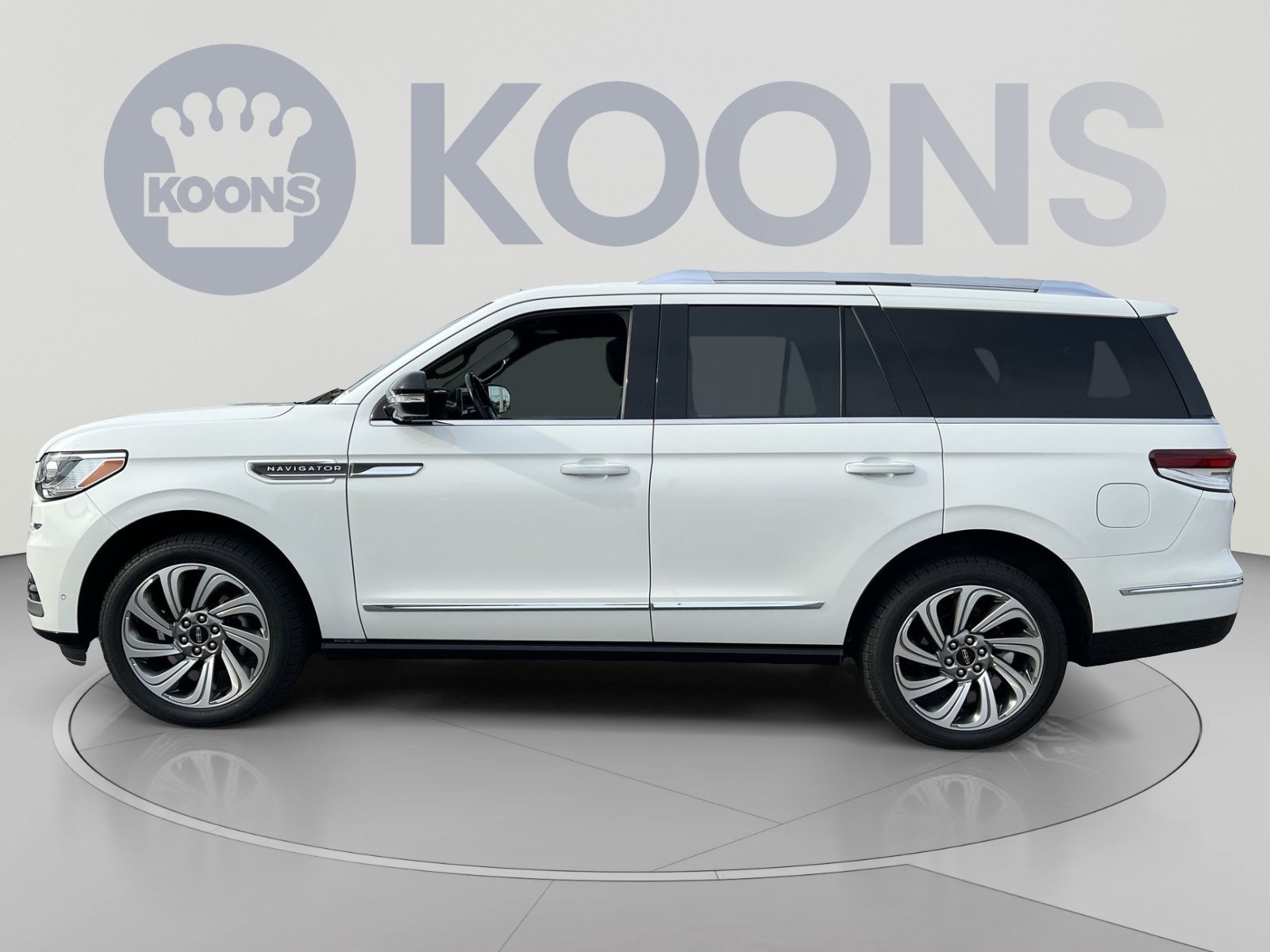 Used 2023 Lincoln Navigator Reserve AWD/4WD image 13
