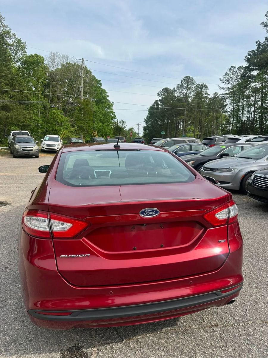 Used 2016 Ford Fusion SE FWD image 6