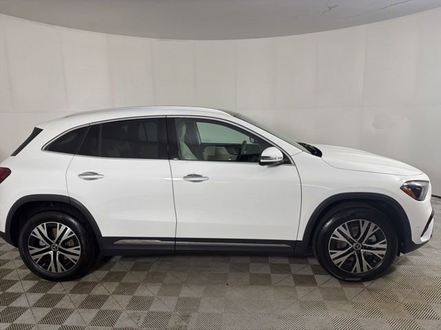 Used 2025 Mercedes-Benz GLA 250 4MATIC image 4