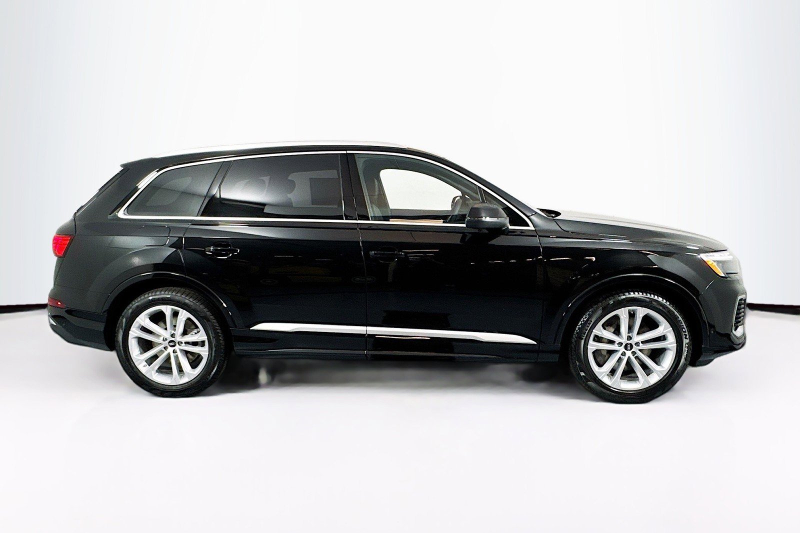 New 2025 Audi Q7 3.0T Prestige image 4