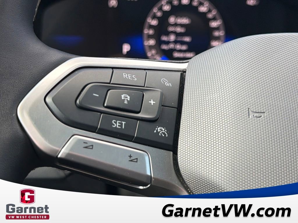Certified 2024 Volkswagen Taos SE image 34