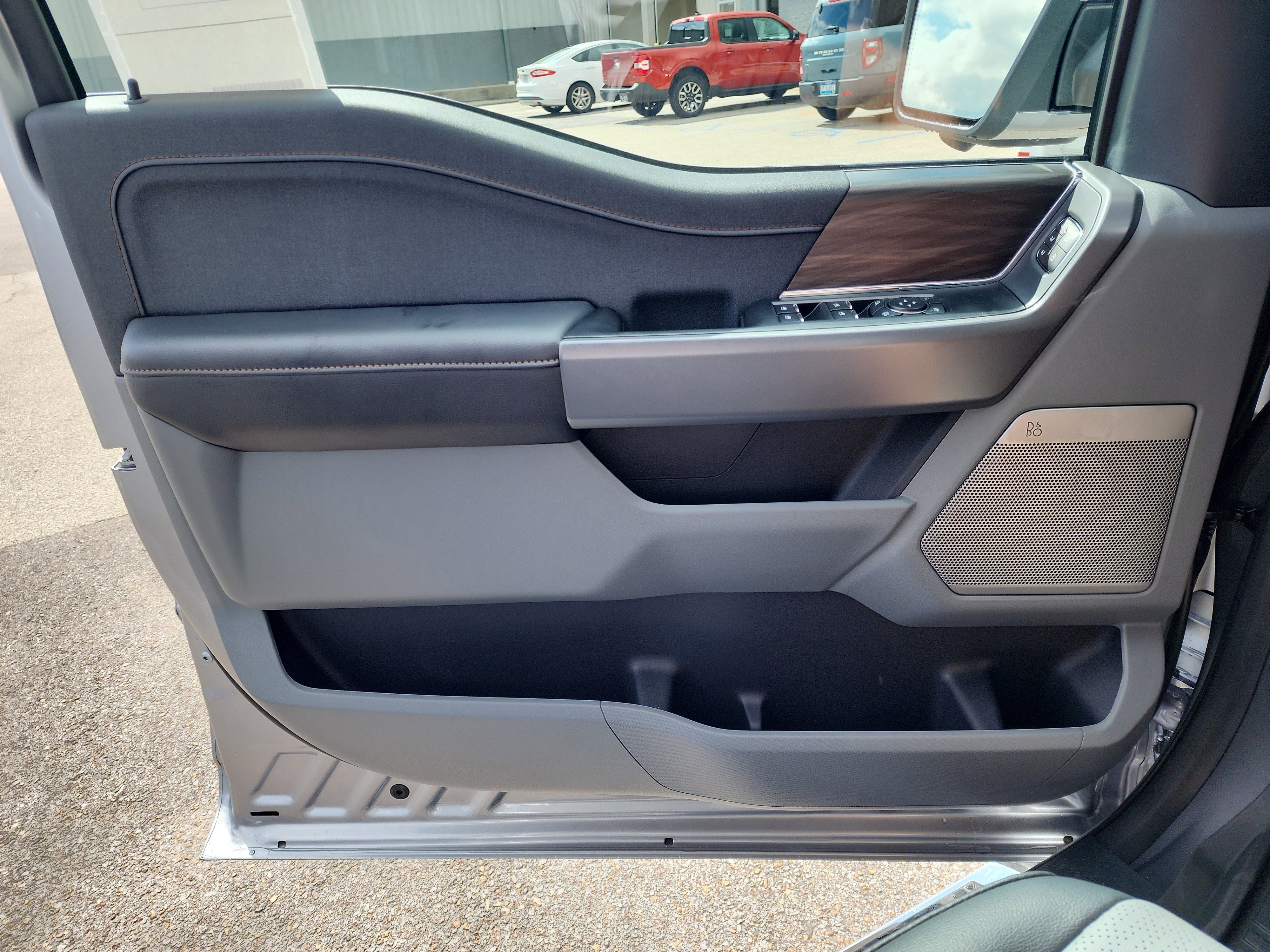 New 2025 Ford F150 Lariat image 9