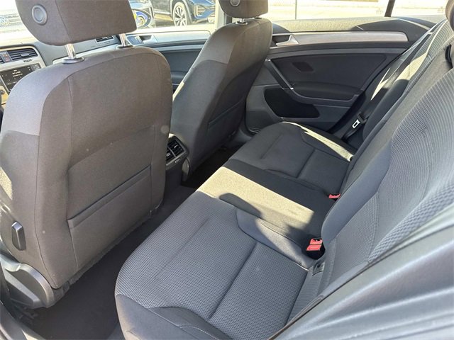 Used 2017 Volkswagen Golf S image 10