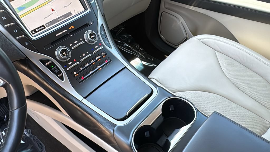 Used 2019 Lincoln Nautilus Select FWD image 17
