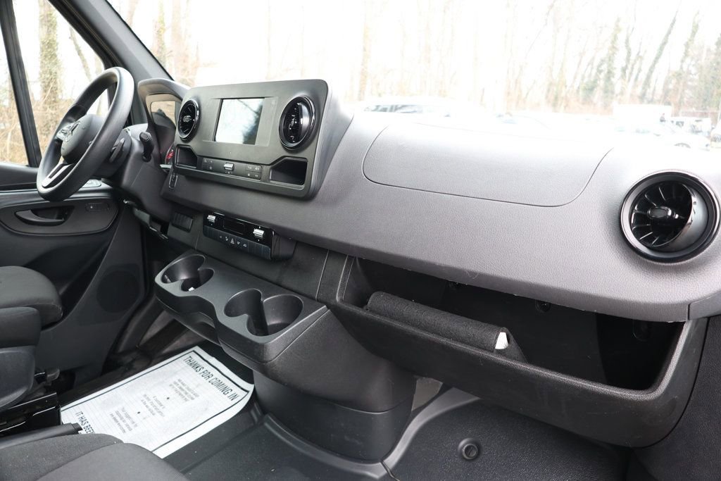 Used 2024 Mercedes-Benz Sprinter 2500 w/ Acoustic Package image 27