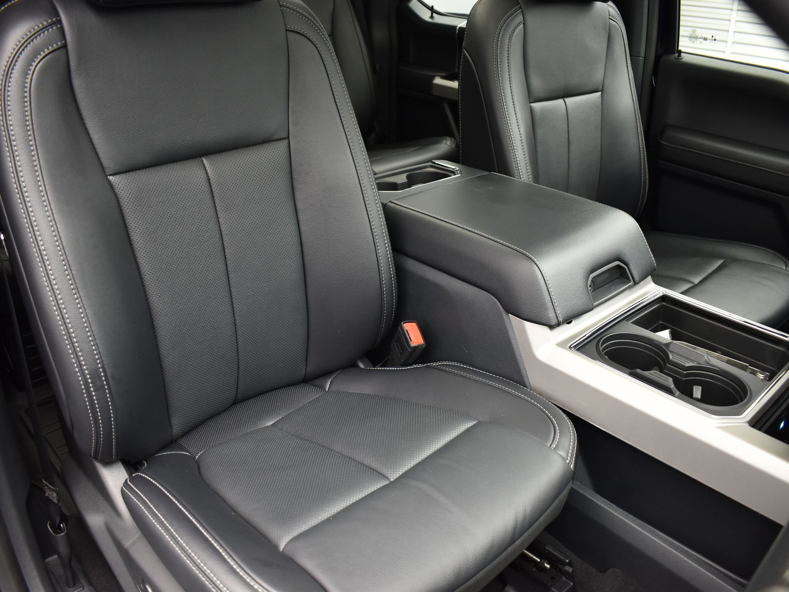 Used 2022 Ford F250 Lariat w/ Black Appearance Package image 42