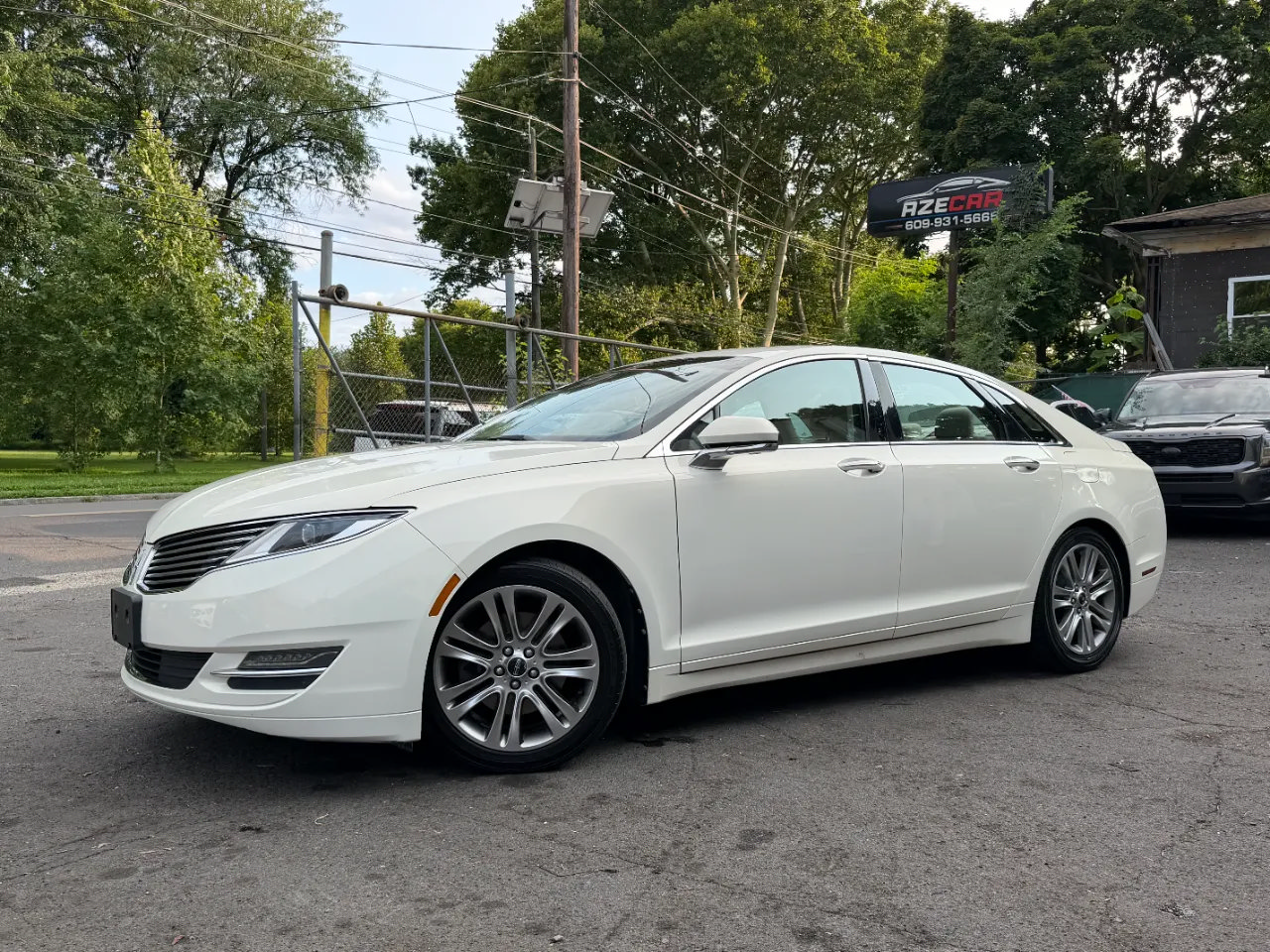 Used 2013 Lincoln MKZ FWD image 7