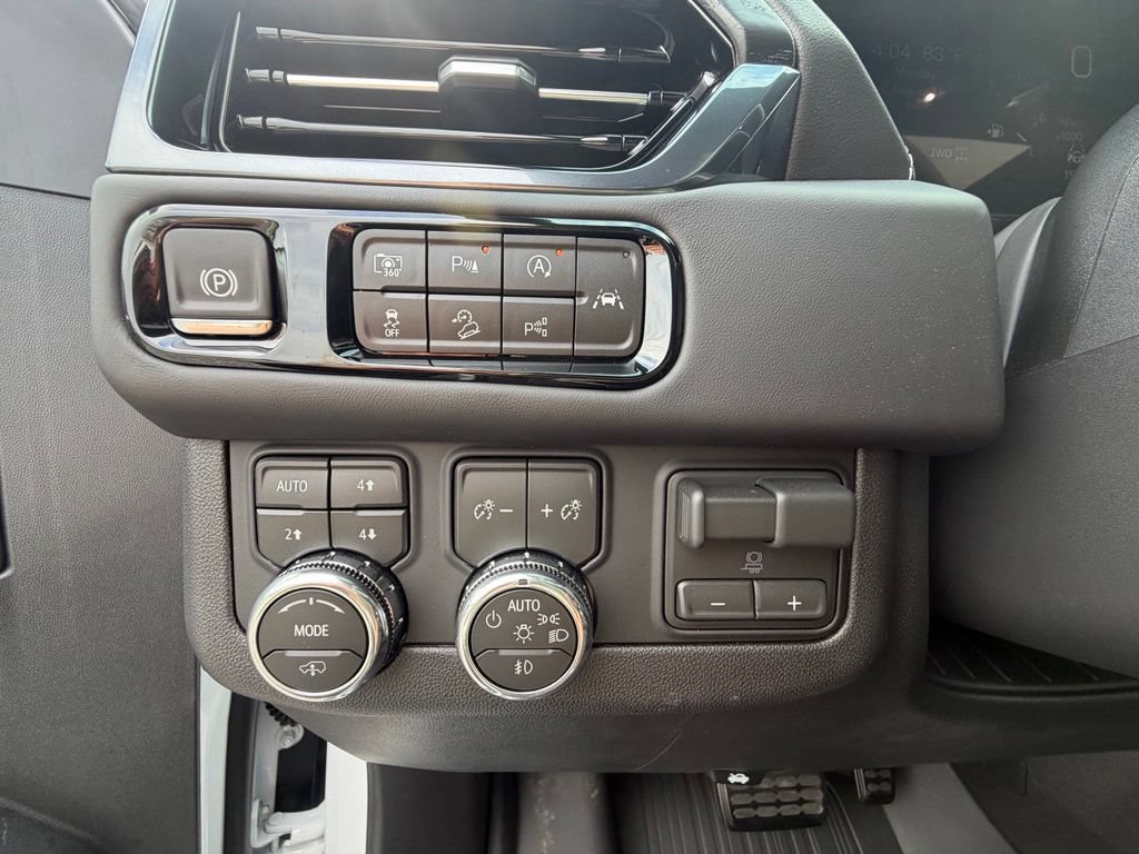 Used 2026 GMC Yukon AT4 Ultimate w/ LPO, Floor Liner Package AWD/4WD image 4