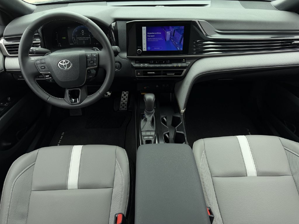Used 2025 Toyota Camry SE FWD image 12