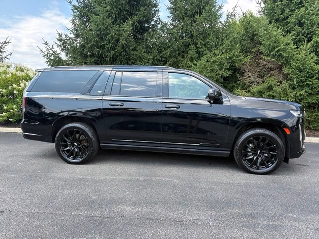 Certified 2022 Cadillac Escalade ESV Sport w/ Touring Package AWD/4WD image 10