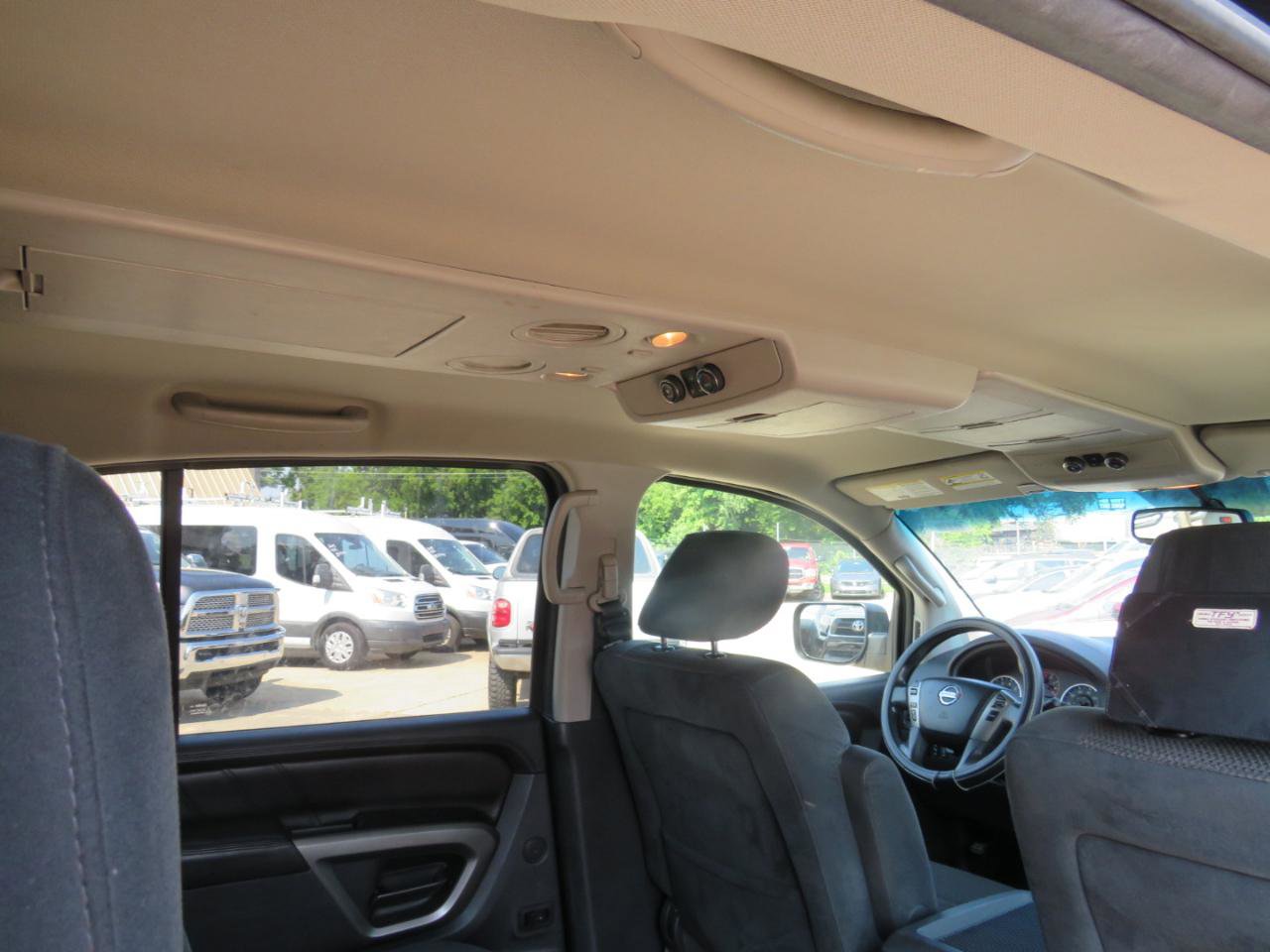 Used 2015 Nissan Armada SV AWD/4WD image 18