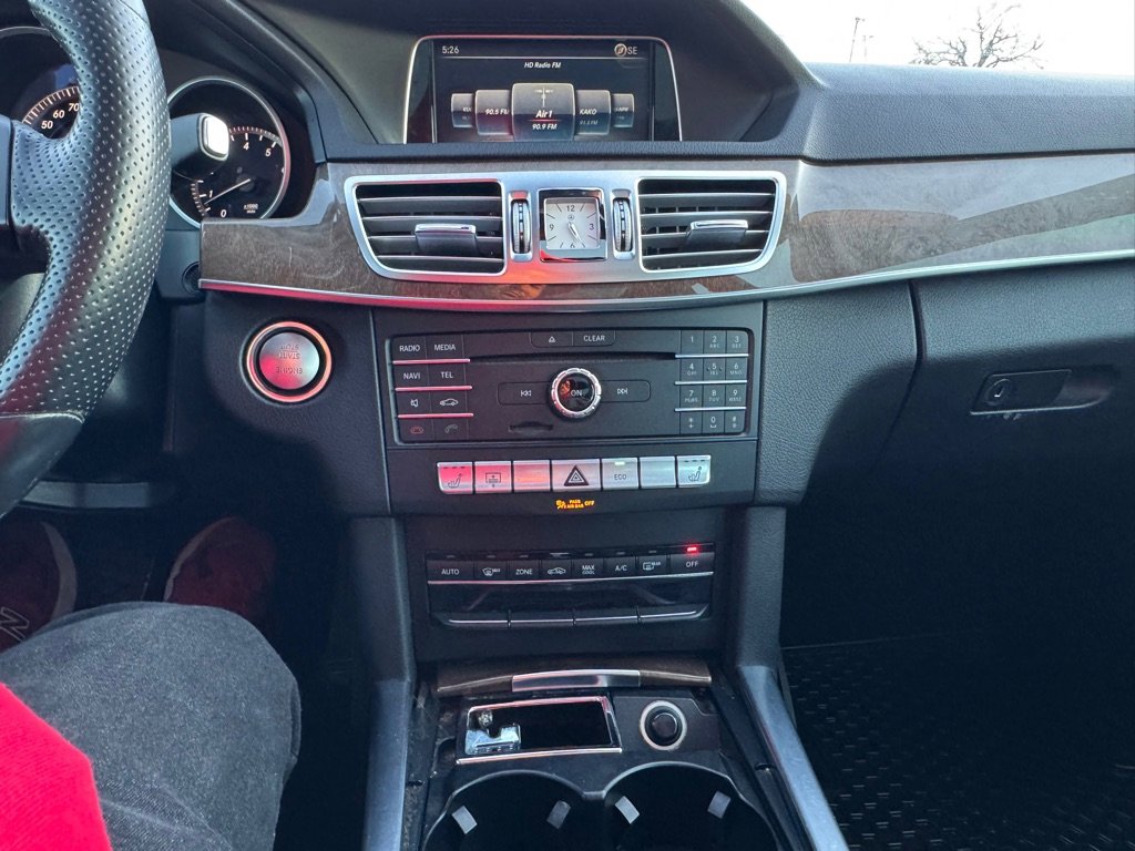 Used 2016 Mercedes-Benz E 350 4MATIC Sedan image 23