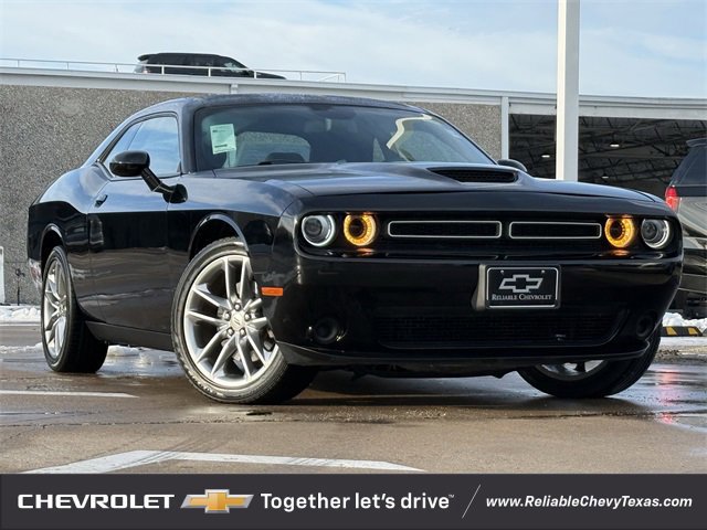 Used 2022 Dodge Challenger GT image 2