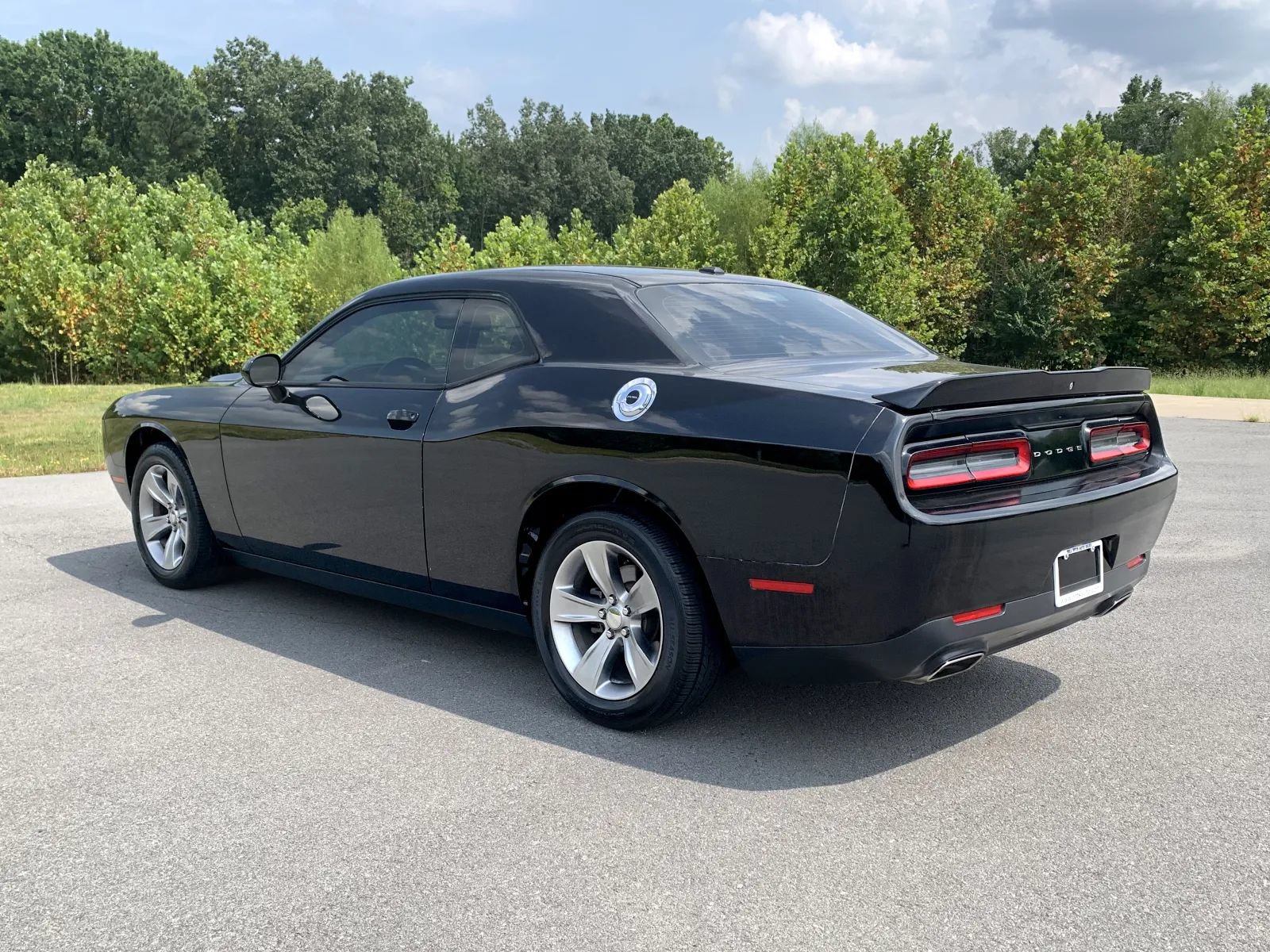 Used 2019 Dodge Challenger SXT RWD image 5
