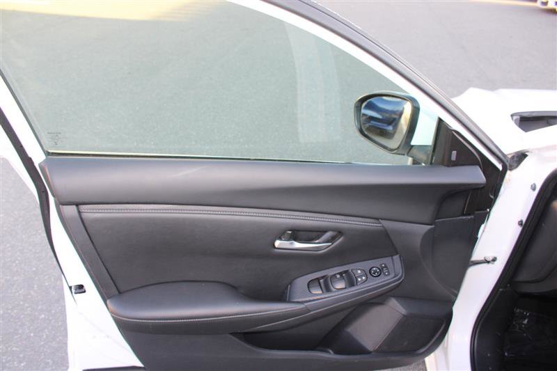 Used 2025 Nissan Sentra SV FWD image 11