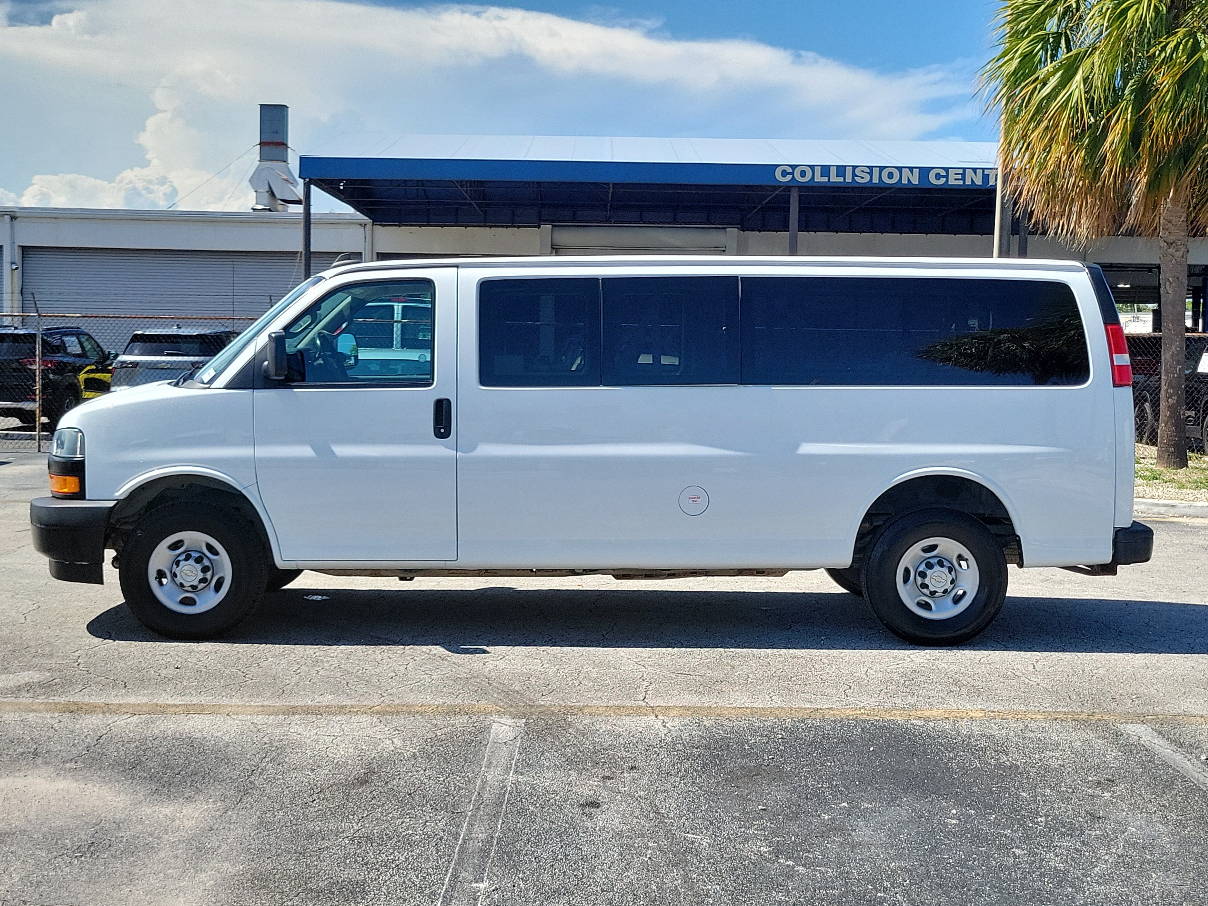 Used 2023 Chevrolet Express 3500 LS RWD image 6