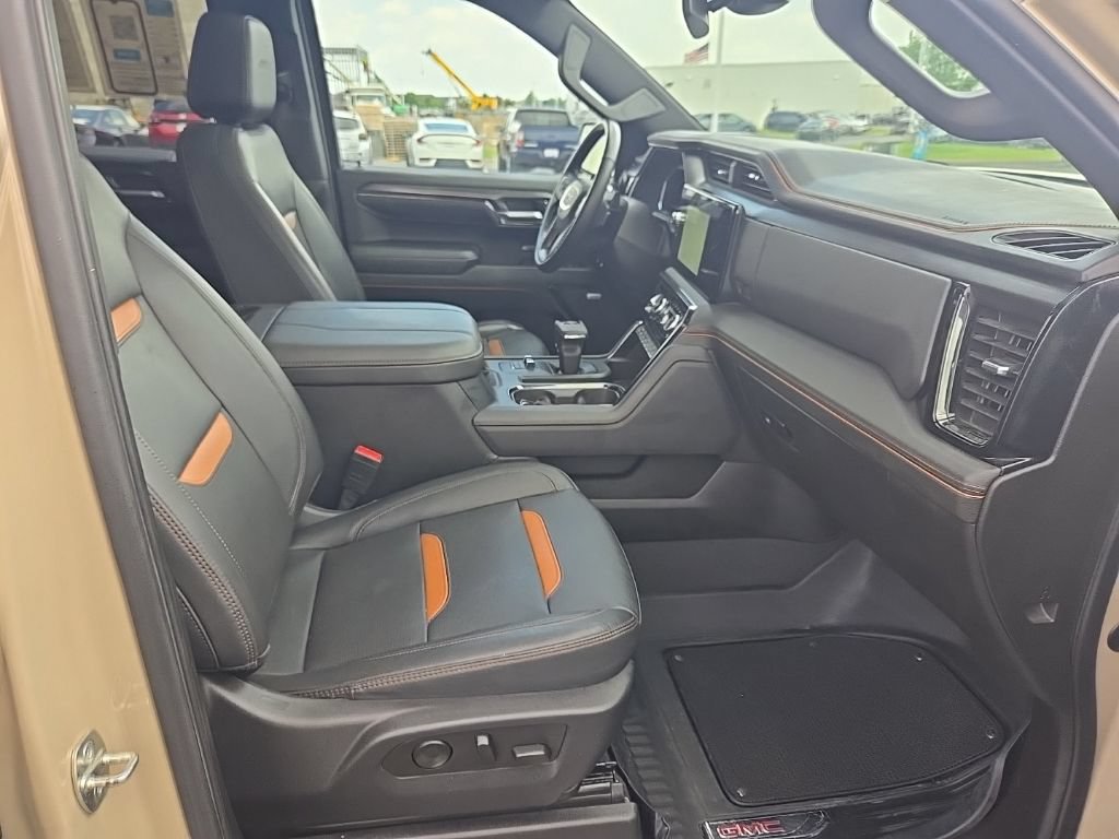 Used 2023 GMC Sierra 1500 AT4 w/ AT4 Premium Package AWD/4WD image 34