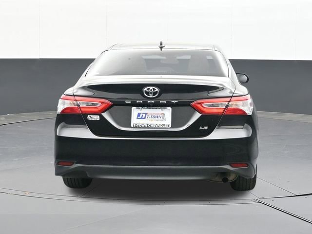 Used 2020 Toyota Camry LE image 11