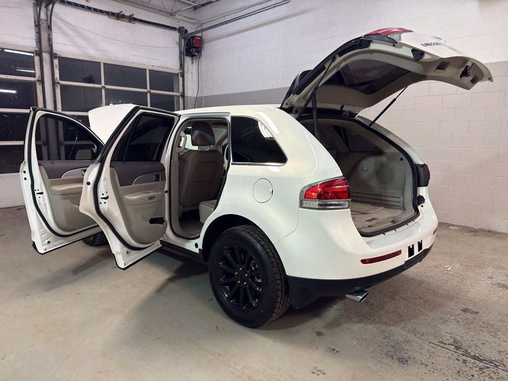 Used 2012 Lincoln MKX AWD image 10