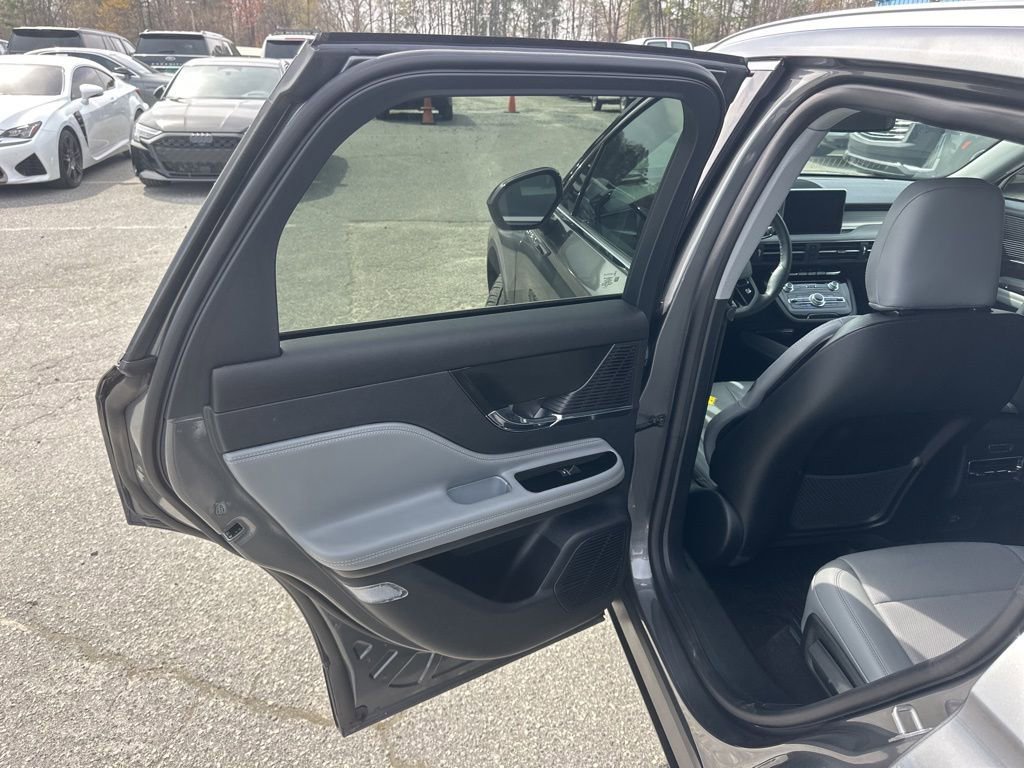 Used 2022 Lincoln Corsair AWD w/ Premium Package image 26