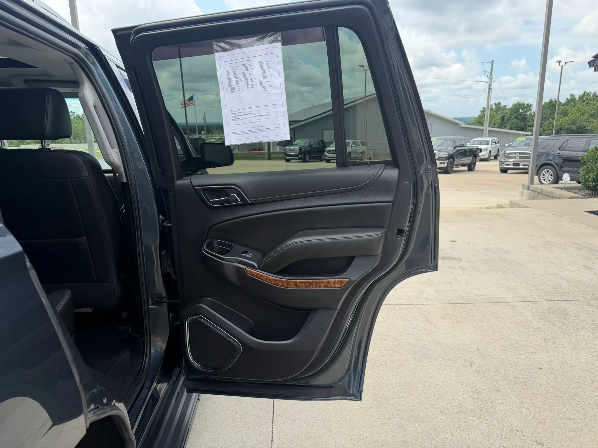 Used 2020 Chevrolet Tahoe Premier AWD/4WD image 45