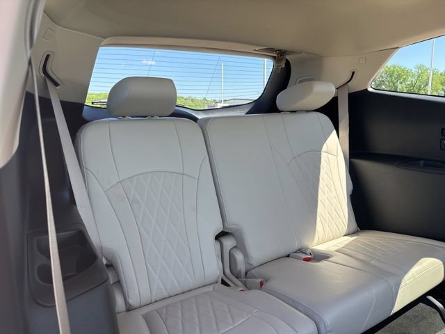 Used 2024 Buick Enclave Avenir w/ Avenir Technology Package AWD/4WD image 51