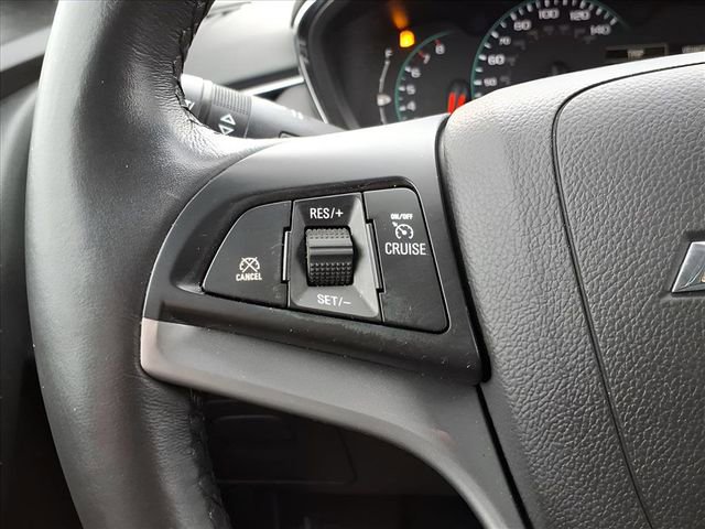 Used 2022 Chevrolet Trax LT w/ LT Convenience Package image 26