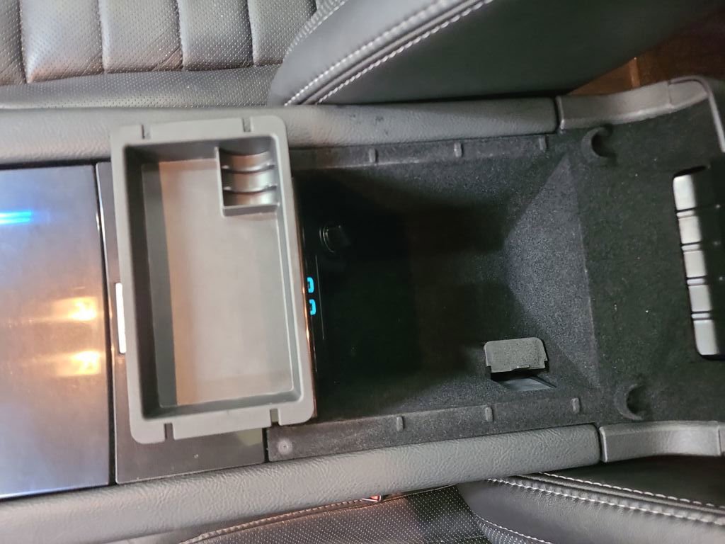 Used 2016 Ford Taurus SHO w/ Equipment Group 401A image 36