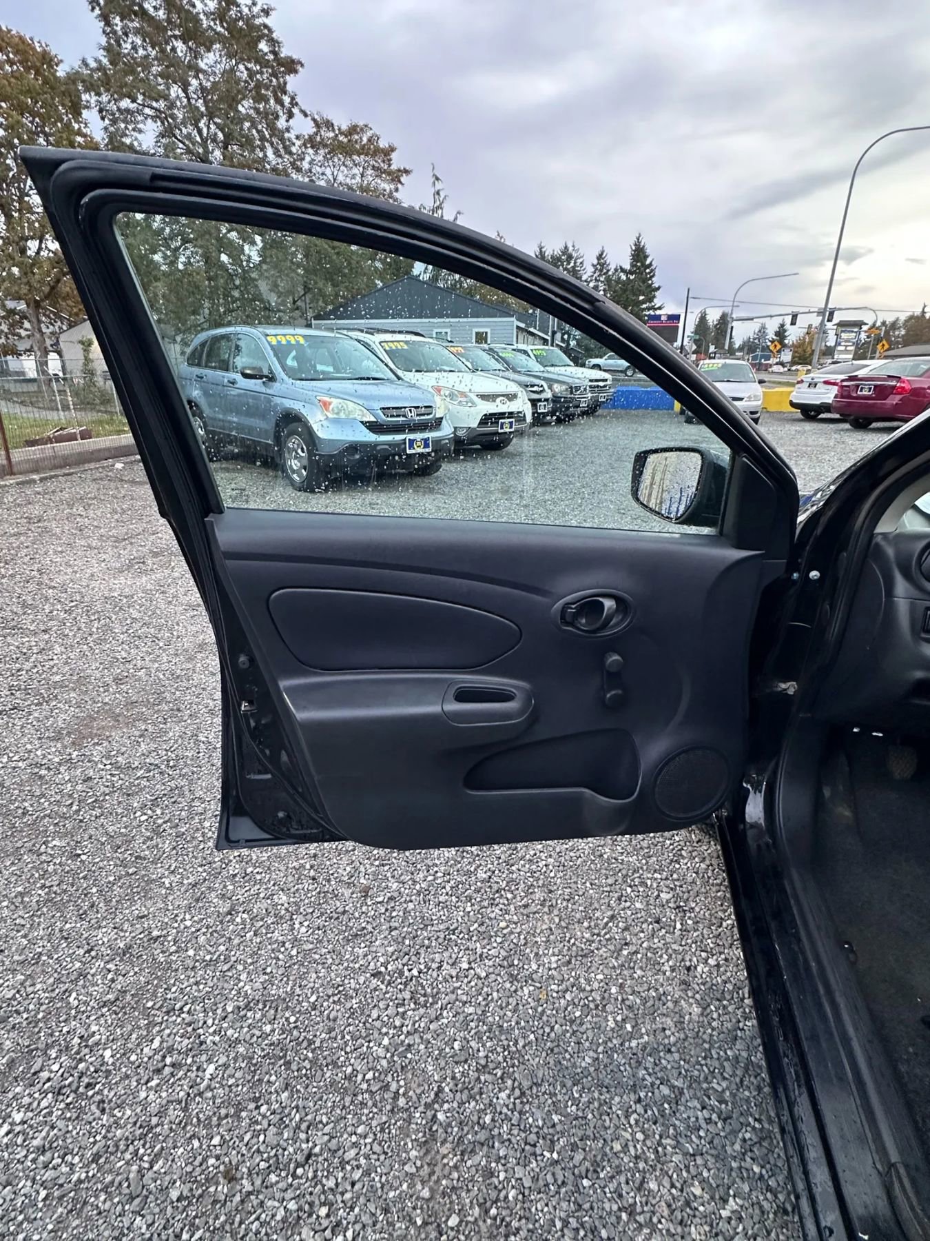 Used 2017 Nissan Versa S image 10