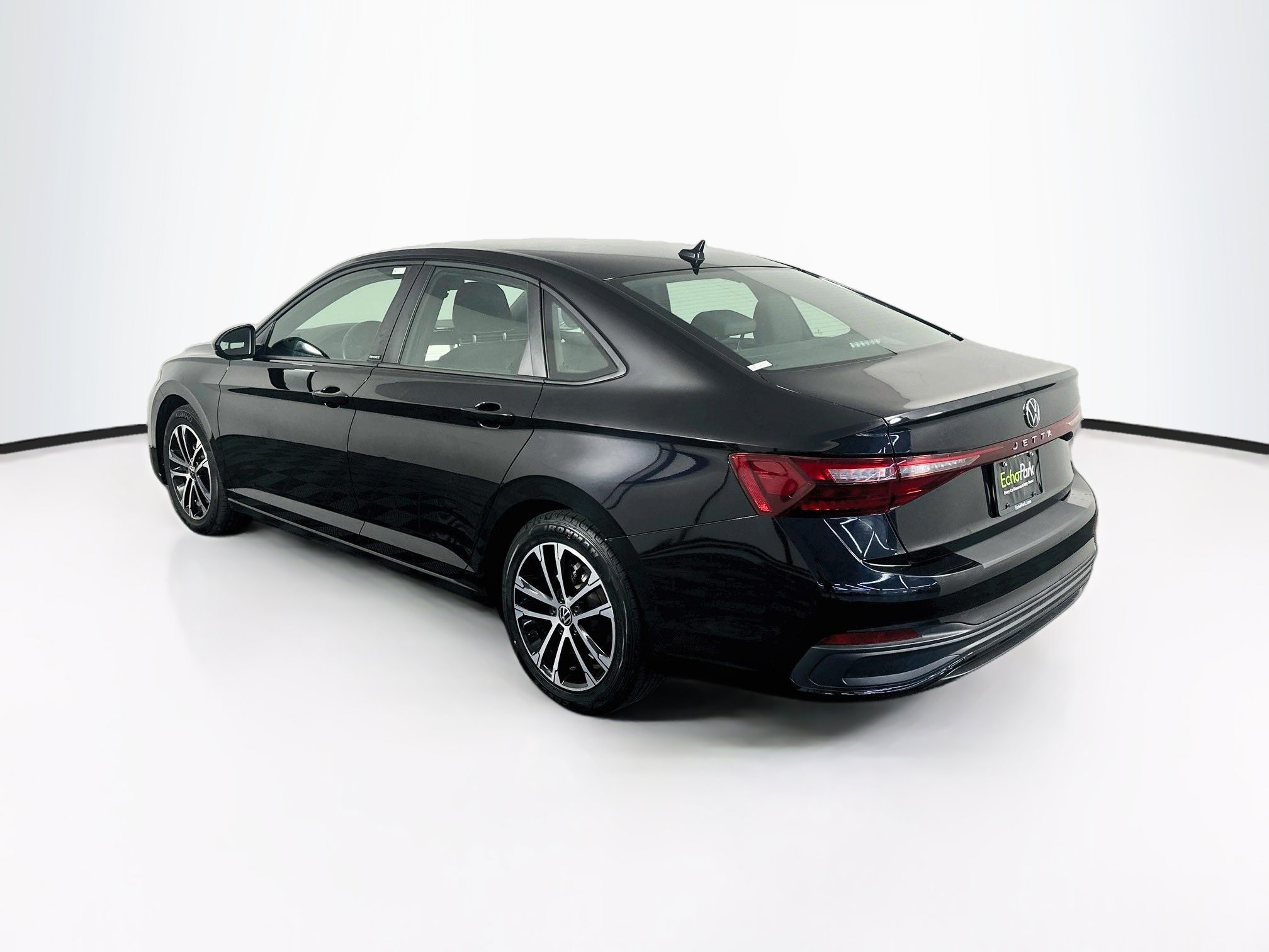 Used 2025 Volkswagen Jetta Sport FWD image 5