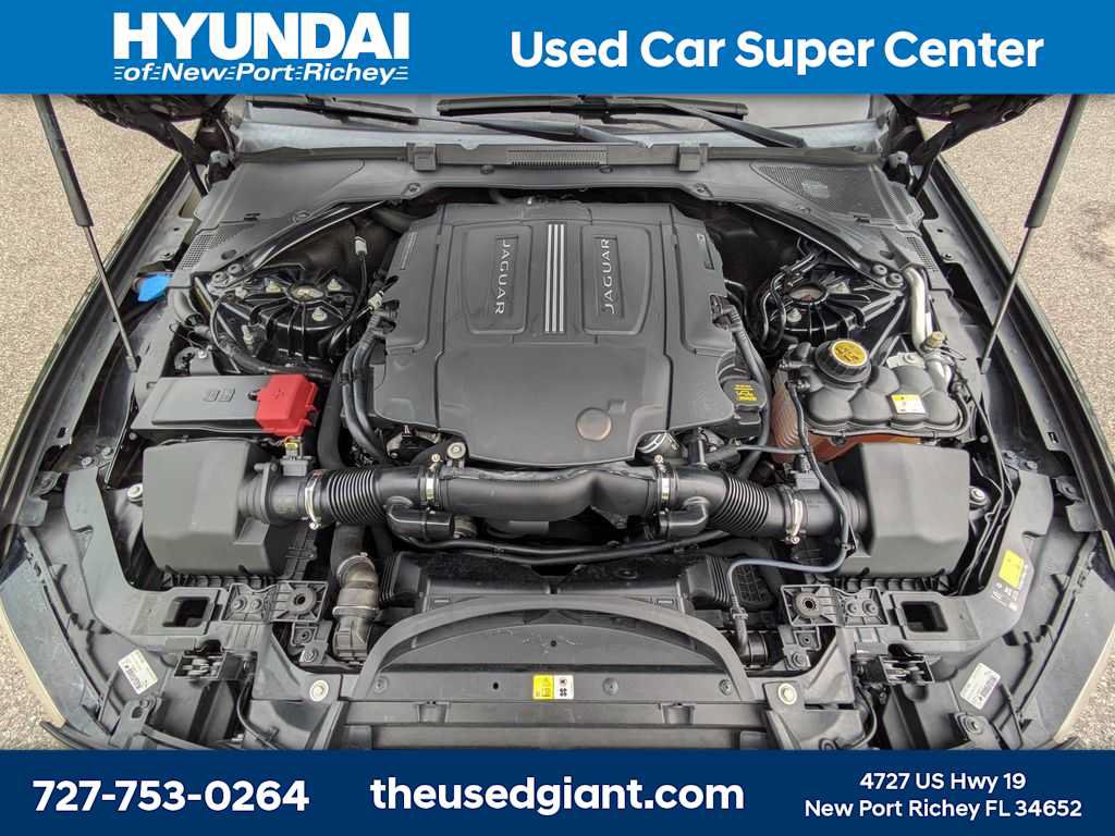 Used 2017 Jaguar XF RWD image 13